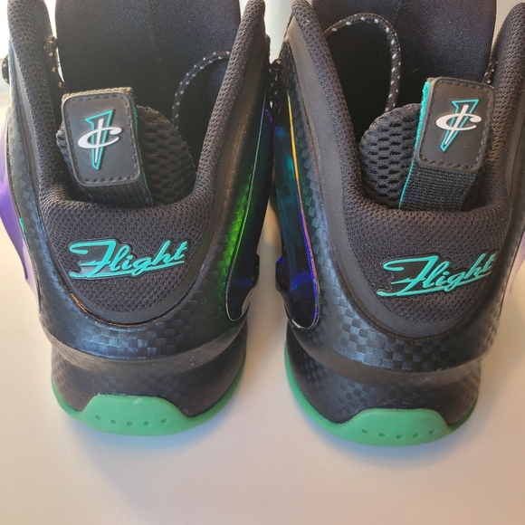 Nike Lil Penny Black and Green High-Top Sneakers with Color-Shifting Accents - Picture 4 of 13